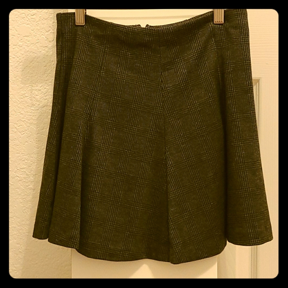 Grey plaid lined pleated skirt